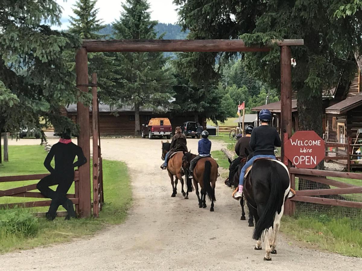 Wells Gray Guest Ranch Hotell Clearwater Eksteriør bilde