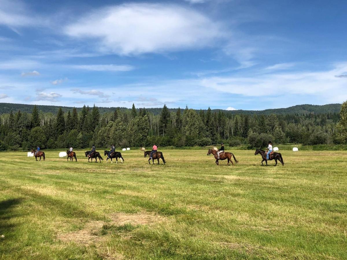 Wells Gray Guest Ranch Hotell Clearwater Eksteriør bilde