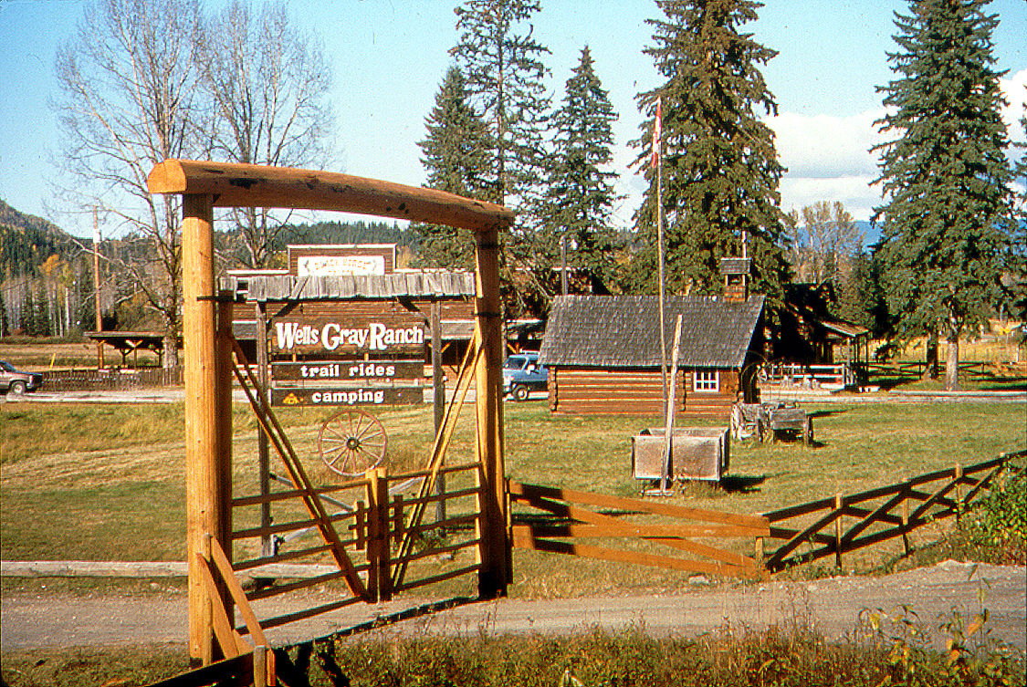 Wells Gray Guest Ranch Hotell Clearwater Eksteriør bilde