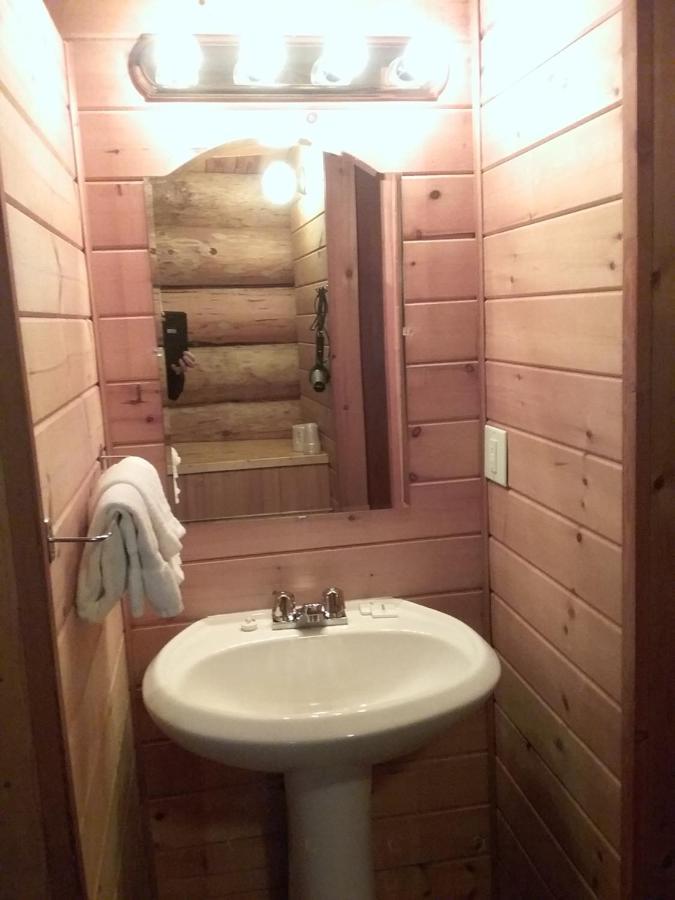 Wells Gray Guest Ranch Hotell Clearwater Eksteriør bilde